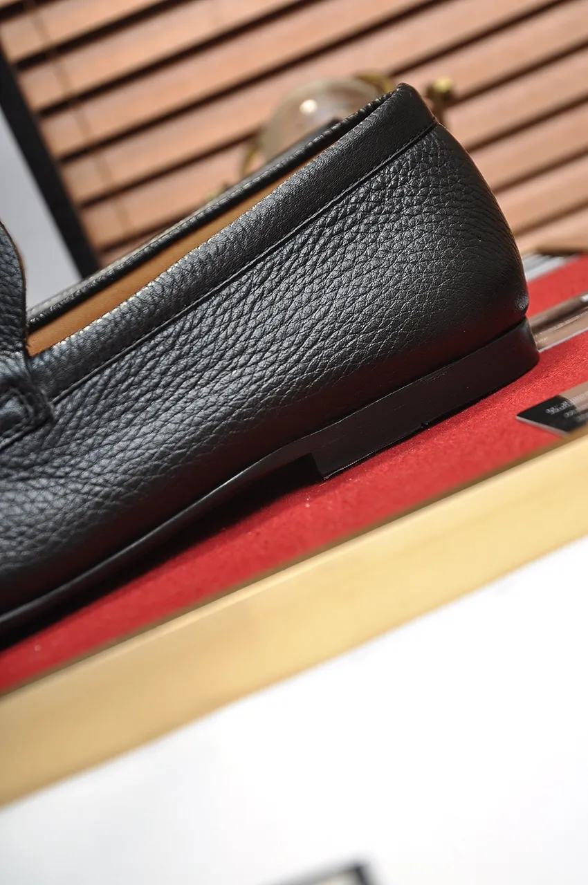 Men's shoes 💰520💶【GUCCI】 (High-end Niuli) New 🍀Gucci* - top version Gucci Peas shoes! Made of imported original cowhide, the inner top layer is comfortable cowhide lining! Original wear-resistant rubber outsole! High quality products! Code number 38-44!
